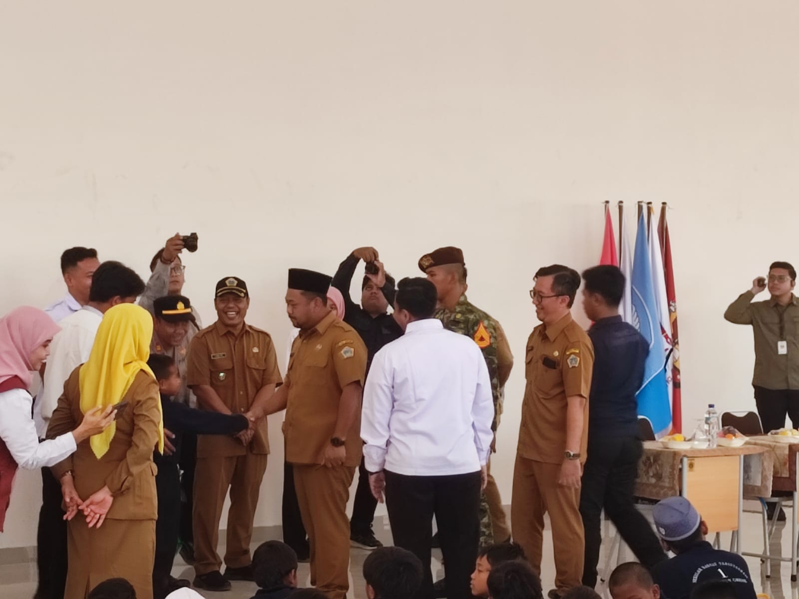 menteri-sosial-gus-ipul-tinjau-pelaksanaan-sekolah-rakyat-terintegrasi-1-kabupaten-gresik